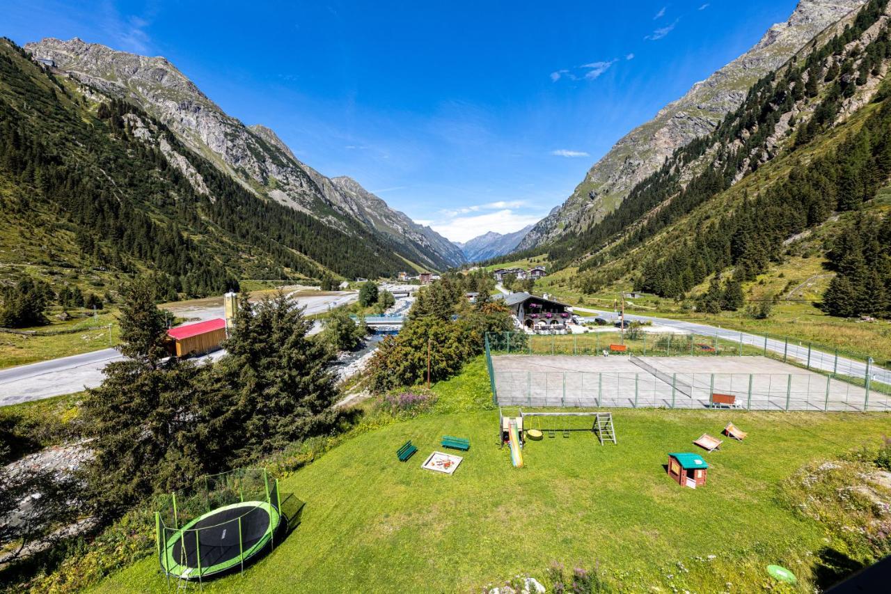 Hotel Gletscherblick St. Leonhard im Pitztal Exterior foto